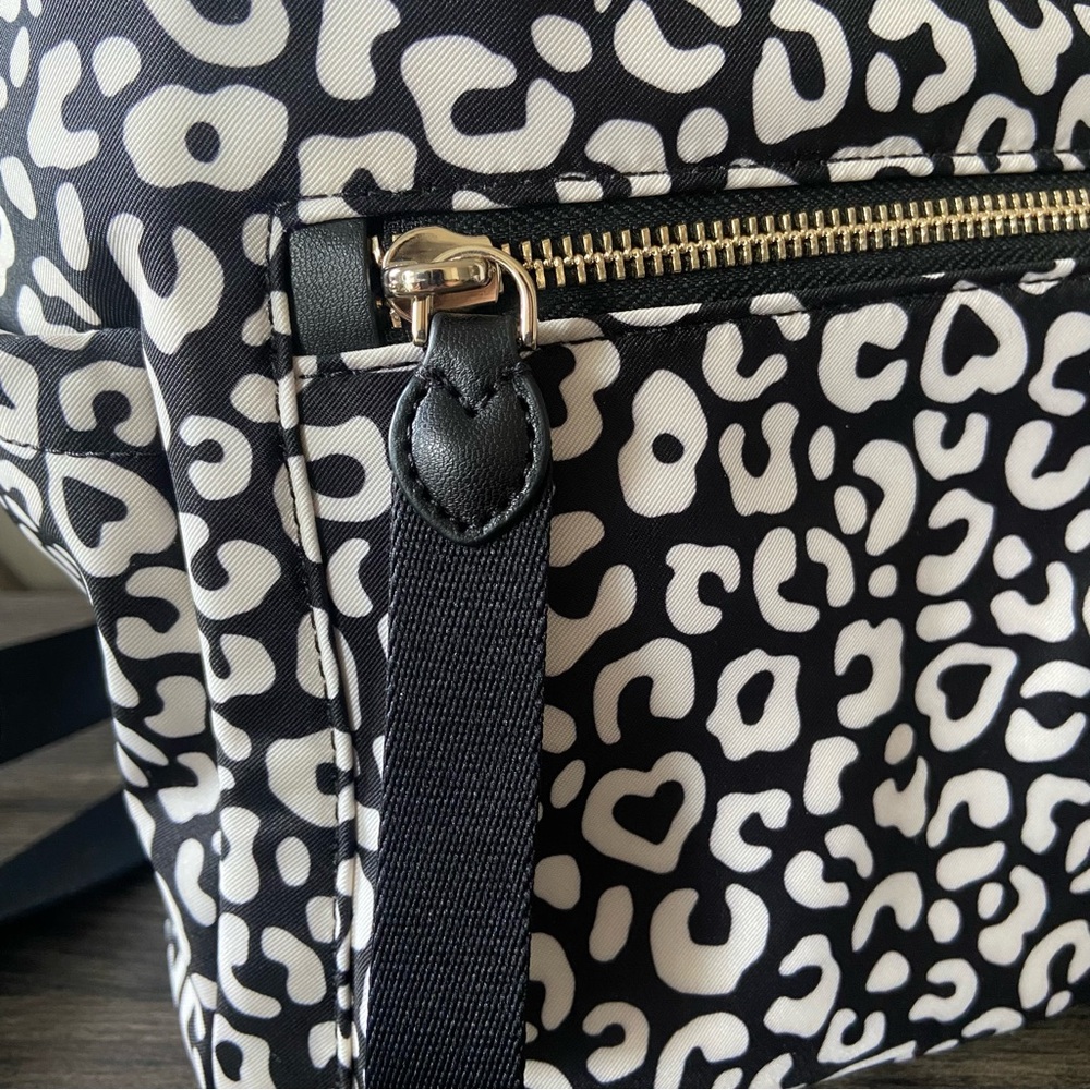 Kate Spade New York Medium Backpack Graphic Leopard Chelsea New KF338 $299 Ret - Picture 3 of 10